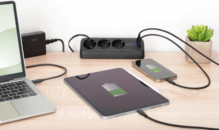 Strøm og hurtig opladning fra ét sted