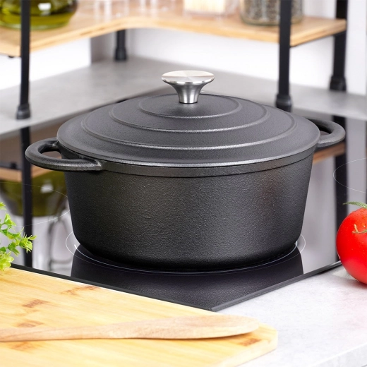 Alsidig brug på alle komfurtyper og i ovn