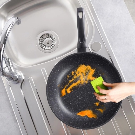 Kompatibel med alle komfurer og nem rengøring