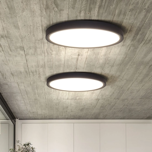 Slankt design til loft og væg