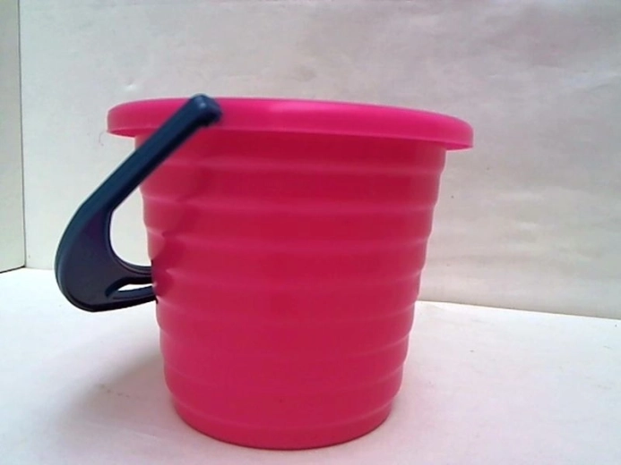 Lille ribbet plastspand