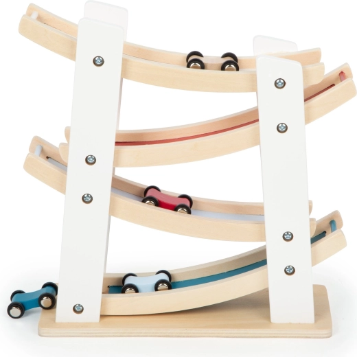 Naturtræ og holdbar konstruktion