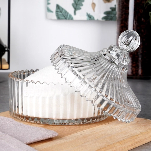 Praktisk låg med knop