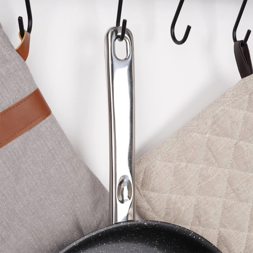 Holdbar konstruktion i rustfrit stål og nem ophængning