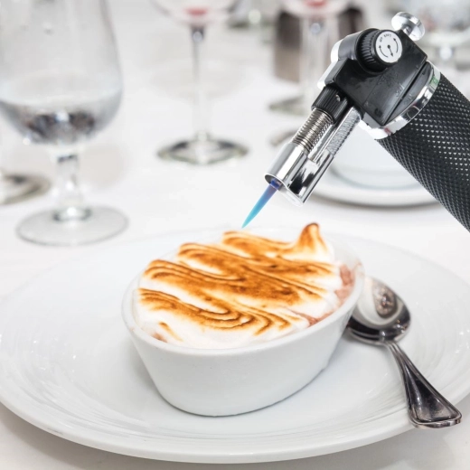 Perfekt crème brûlée og desserter på et øjeblik