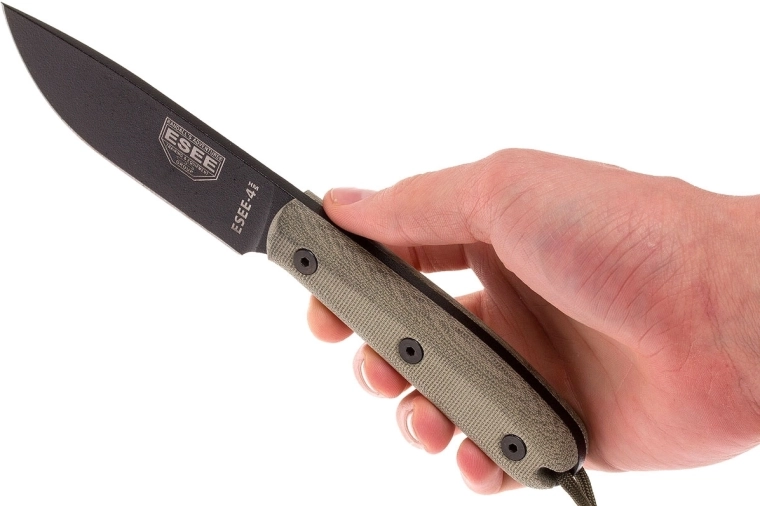 Sikkert greb takket være olivengrøn Micarta og full tang-konstruktion