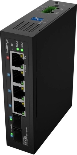 2× SFP uplink til længere stræk og netværkssegmentering