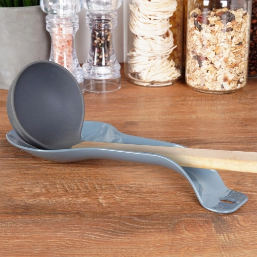 Universel holder til forskellige redskaber