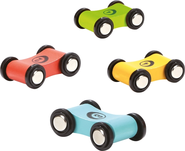 Fire robuste små biler i sættet