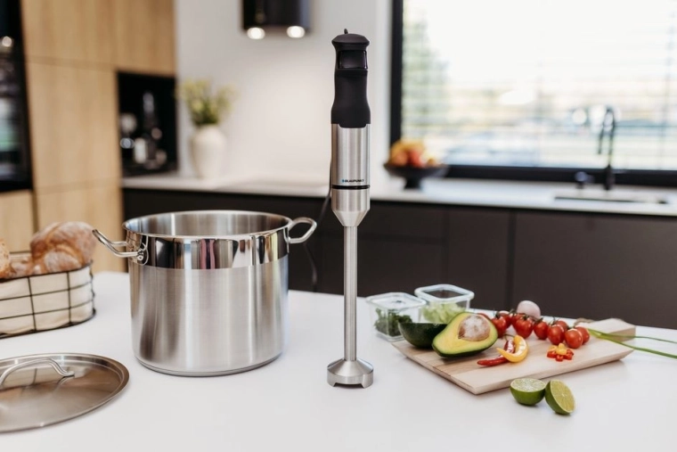 Rustfrit stål-tilbehør til komfortabel blending – også i dybe beholdere