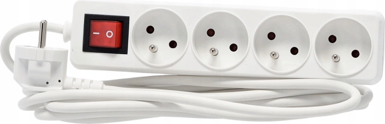 Fire jordede Schuko-stik