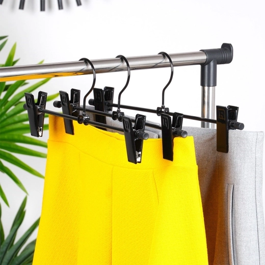 Pladsbesparelse og orden i skabet