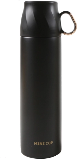Elegant sort design med gulddetaljer