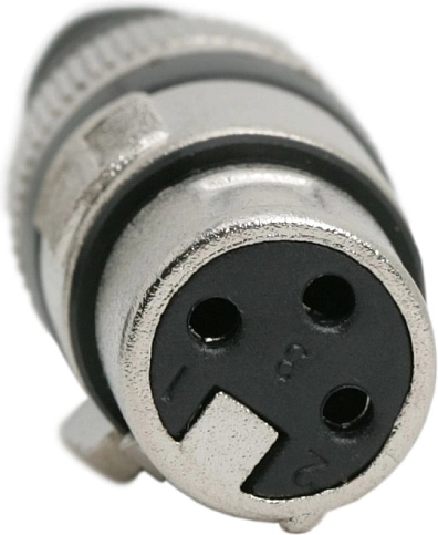 Trepolet XLR-tilslutning