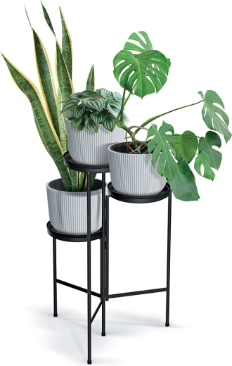 Stabil metalkonstruktion med forhøjede kanter