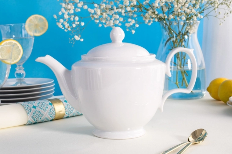 Strålende hvidt porcelæn med elegant glans
