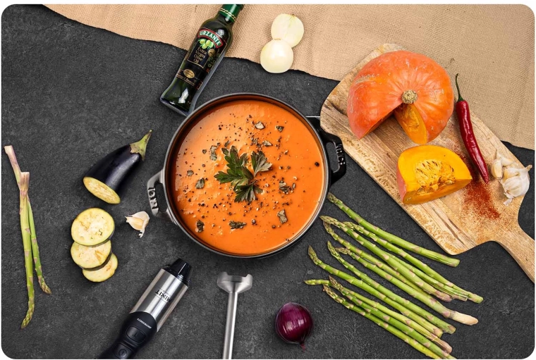 Kraft på 1500 W og TURBO-funktion til hårde ingredienser og is