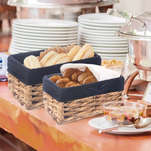 Stilfuld servering af bagværk