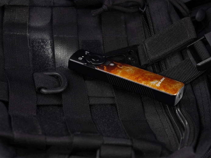 Fladt EDC-design med clip og magnet