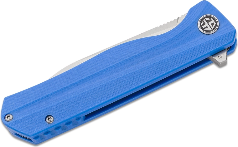 Robust klinge i D2-stål med stonewash-finish