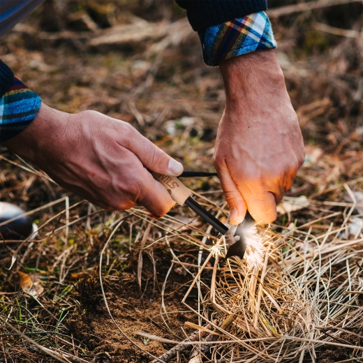 Kraftige gnister til hurtig optænding af bål