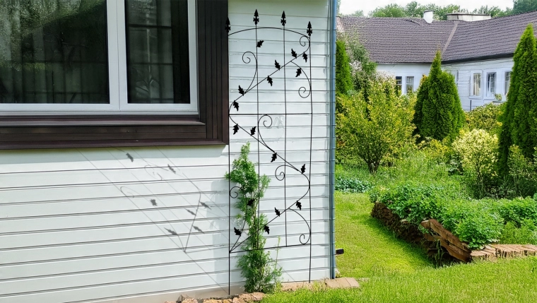 Nem installation ved mur og i bed