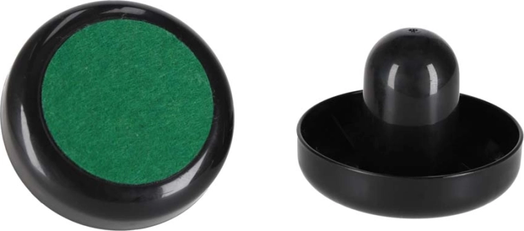 Pucks med filtunderdel til præcise skud