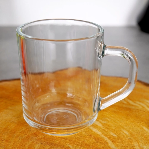 Holdbart kraftigt glas og behagelig hank