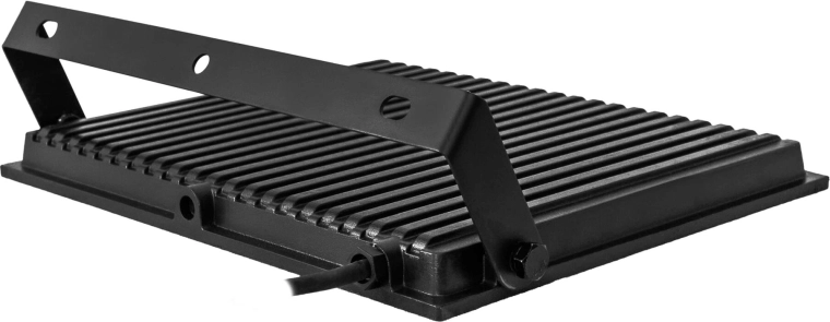 Nem installation takket være 15 cm kabel og beslag