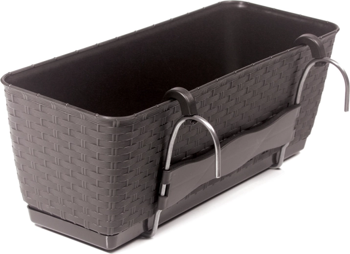 Rattanlook og praktisk bakke