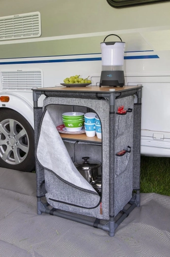 Praktisk organisering med hylder og lommer