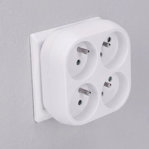 Fire stikkontakter i et kompakt design