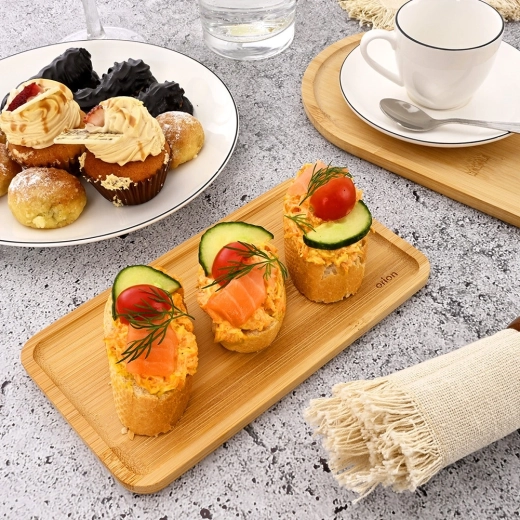 Stilfuld servering af forretter og desserter