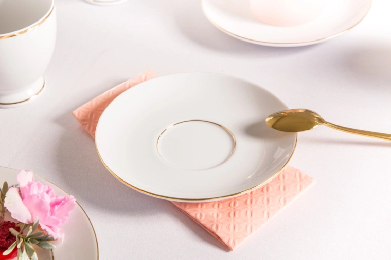Elegant guldkant i ægte guld