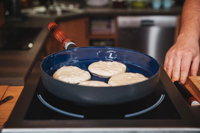 Kompatibel med induktion og alle komfurtyper