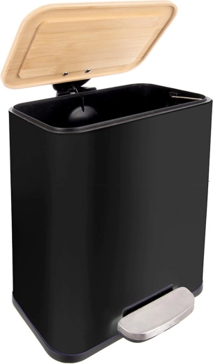 Elegant kombination af metal og bambus