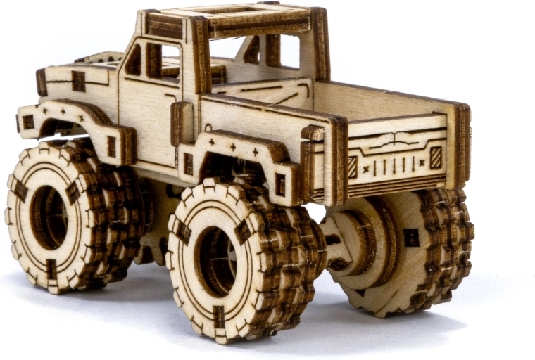 Detaljeret Monster Truck i træ