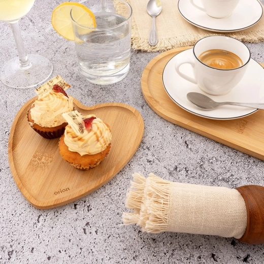 Dekoration og bakke i ét