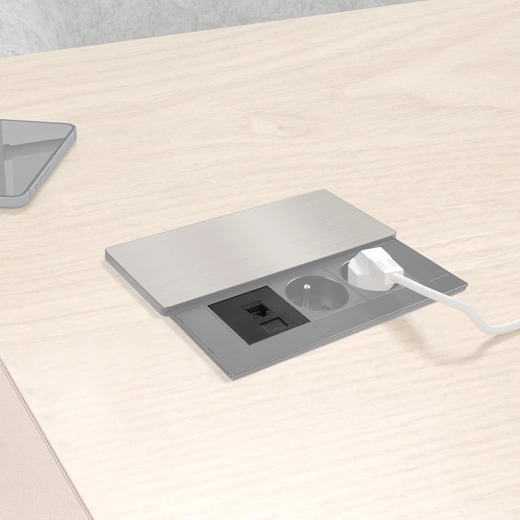 RJ45 Ethernet direkte i bordet