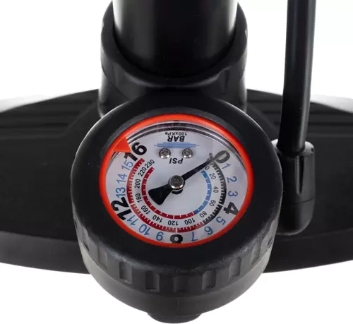 Integreret manometer (BAR/PSI) til præcis oppumpning