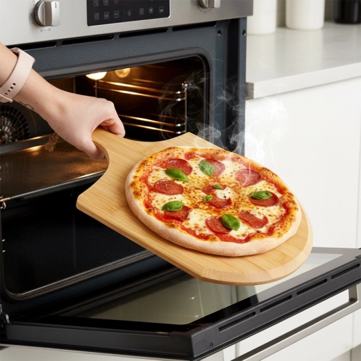 Let opskubning og servering af pizza