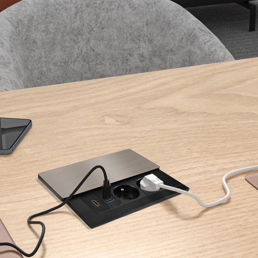 Strømforsyning og hurtig USB-opladning