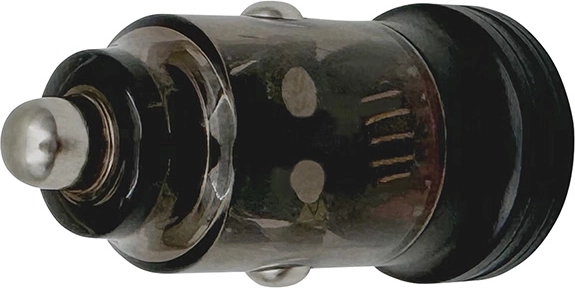 Kompakt design til biludtag 12–24 V