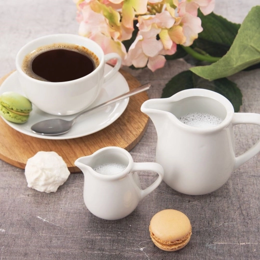 Elegant servering af kaffe