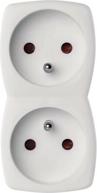 To stikkontakter i én for at spare plads