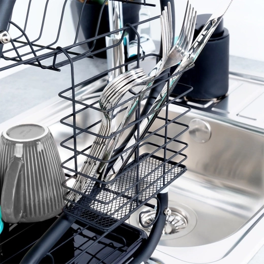 Praktiske holdere og bestikkurv