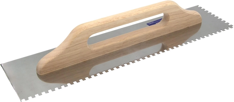 Glattejern i rustfrit stål med 6 mm tænder, 500 × 130 mm, træhåndtag