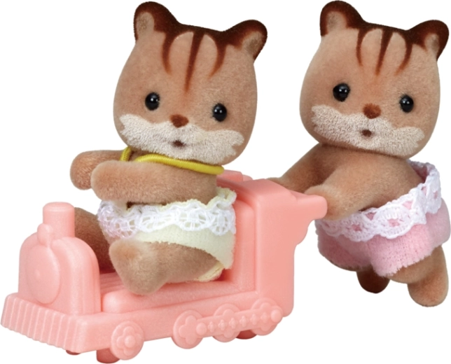 Sylvanian Families hasselnødegern-tvillinge med lokomotiv