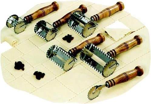 Dejtrille med firkantet skærer 3 × 3 cm, rustfrit stål med træhåndtag