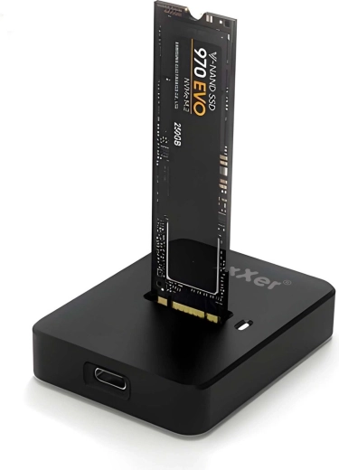 Dockingstation til M.2 SATA- og NVMe-SSD'er med USB-C